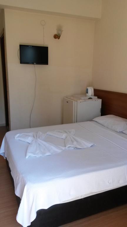 Tug Hotel คูซาดาซี ภายนอก รูปภาพ